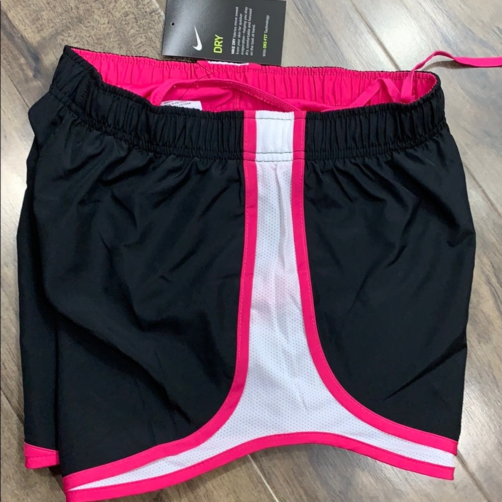 NIKE Women’s running shorts with Dri-Fit Technolog - Picture 10 of 16